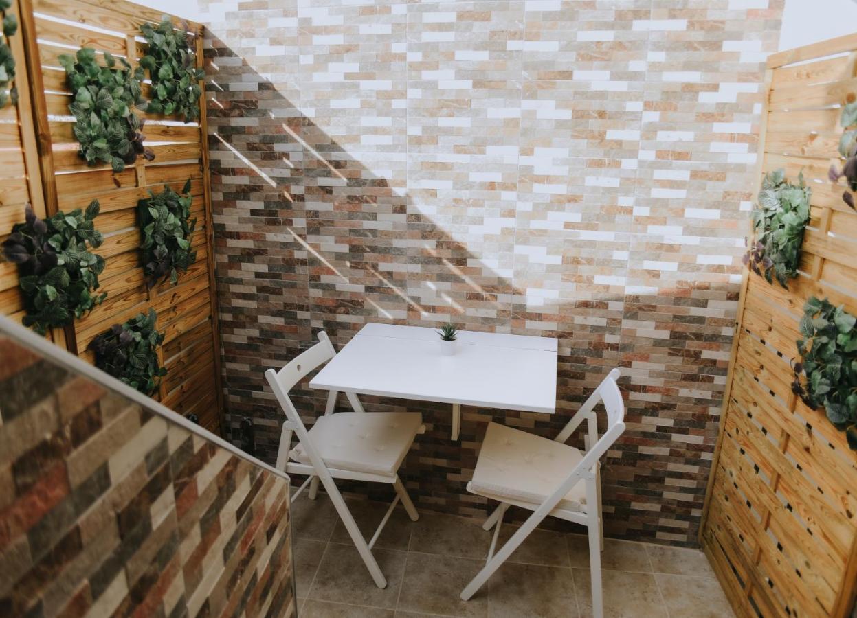 Eres Emerita "Apartamentos & Suites" Merida Exterior photo