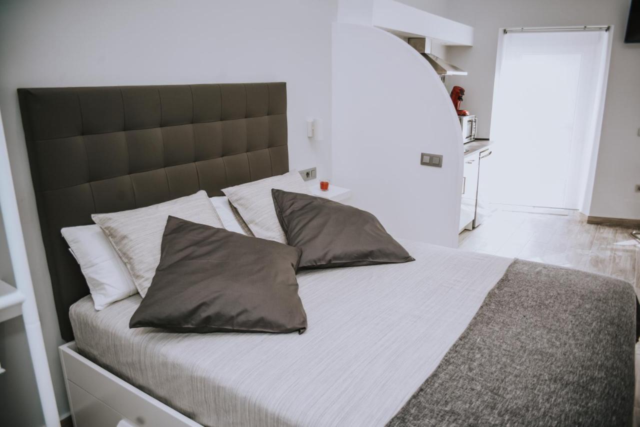Eres Emerita "Apartamentos & Suites" Merida Exterior photo