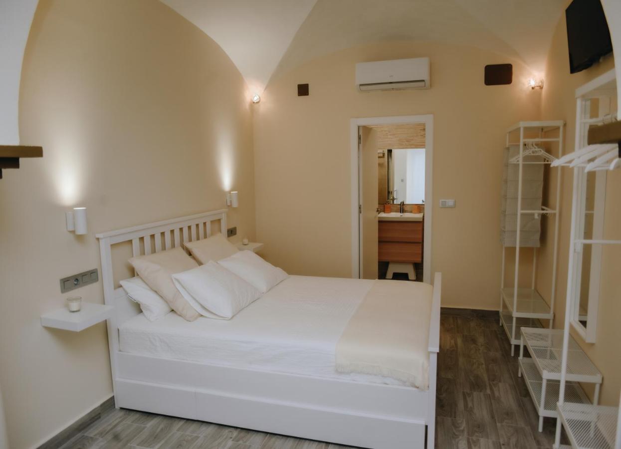 Eres Emerita "Apartamentos & Suites" Merida Exterior photo
