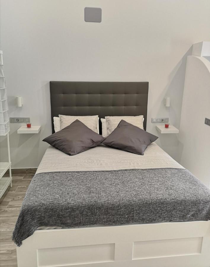 Eres Emerita "Apartamentos & Suites" Merida Exterior photo